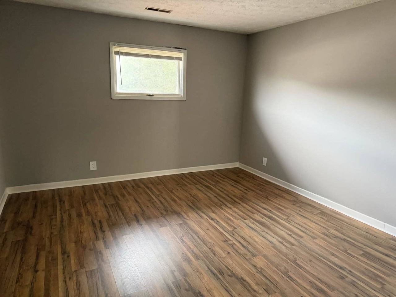 2110 E Raccoon Valley Dr #1 - Photo 4 of 12