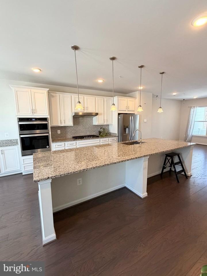 8305 Meadowood Dr - Photo 2 of 33