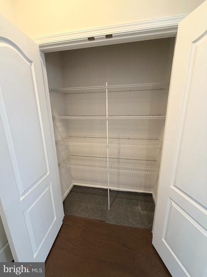 8305 Meadowood Dr - Photo 4 of 33