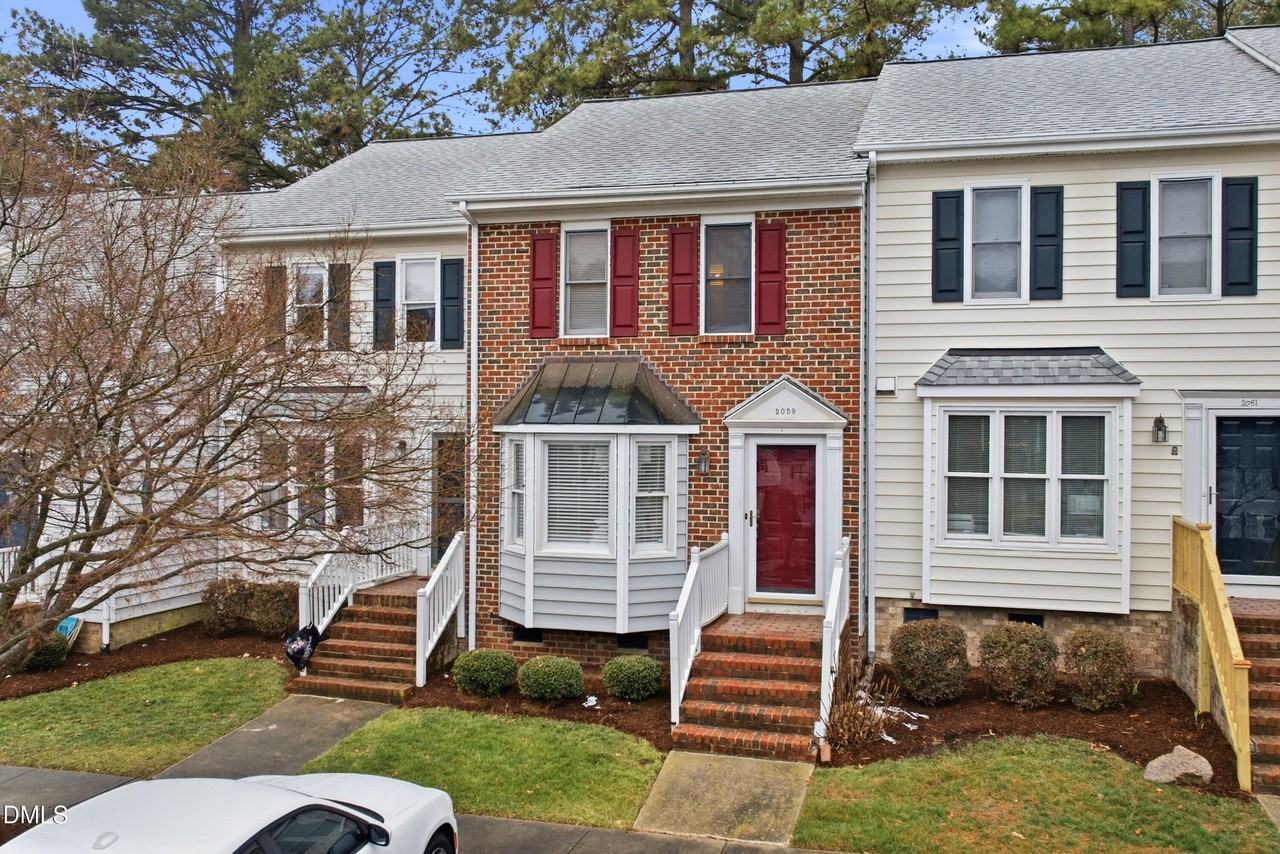 2059 Trexler Ct - Photo 2 of 20