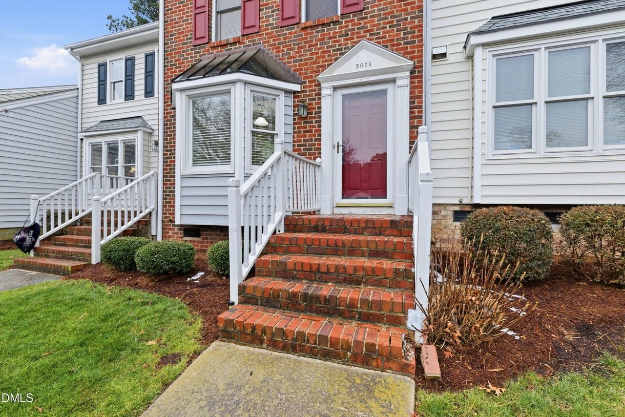 2059 Trexler Ct - Photo 4 of 20