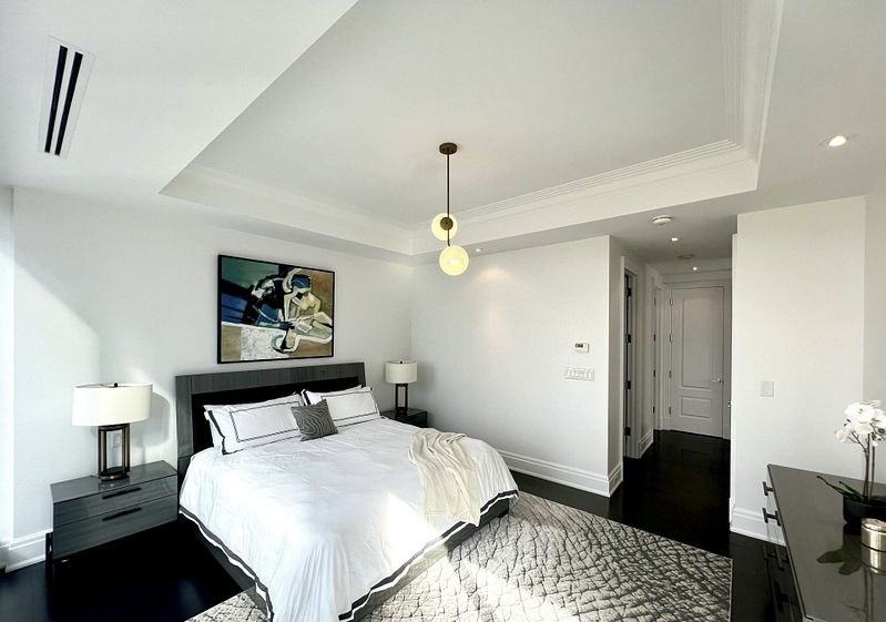 Bay St. & Yorkville Ave - Photo 7 of 18