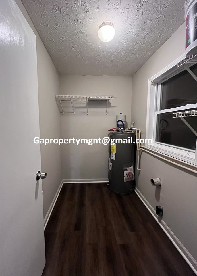 231 Waddell Dr - Photo 5 of 10