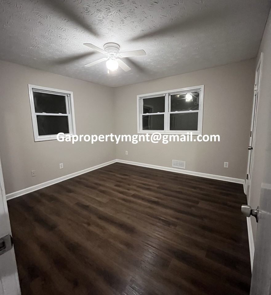 231 Waddell Dr - Photo 7 of 10