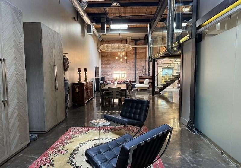 326 Carlaw Avenue - Photo 4 of 24