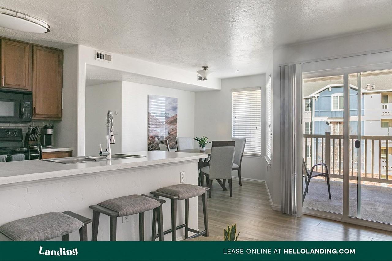 5657 West Barn Rd - Photo 7 of 50