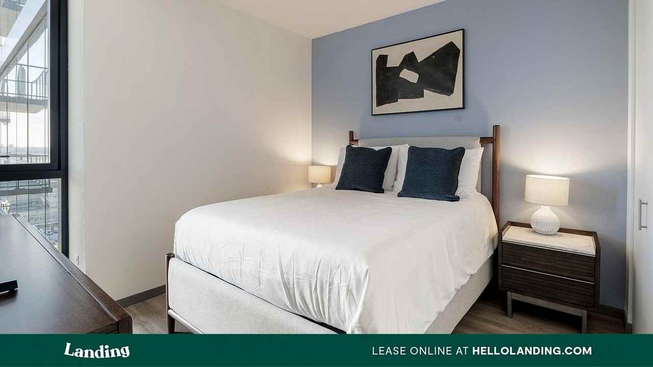 513 S Damen Ave - Photo 3 of 50