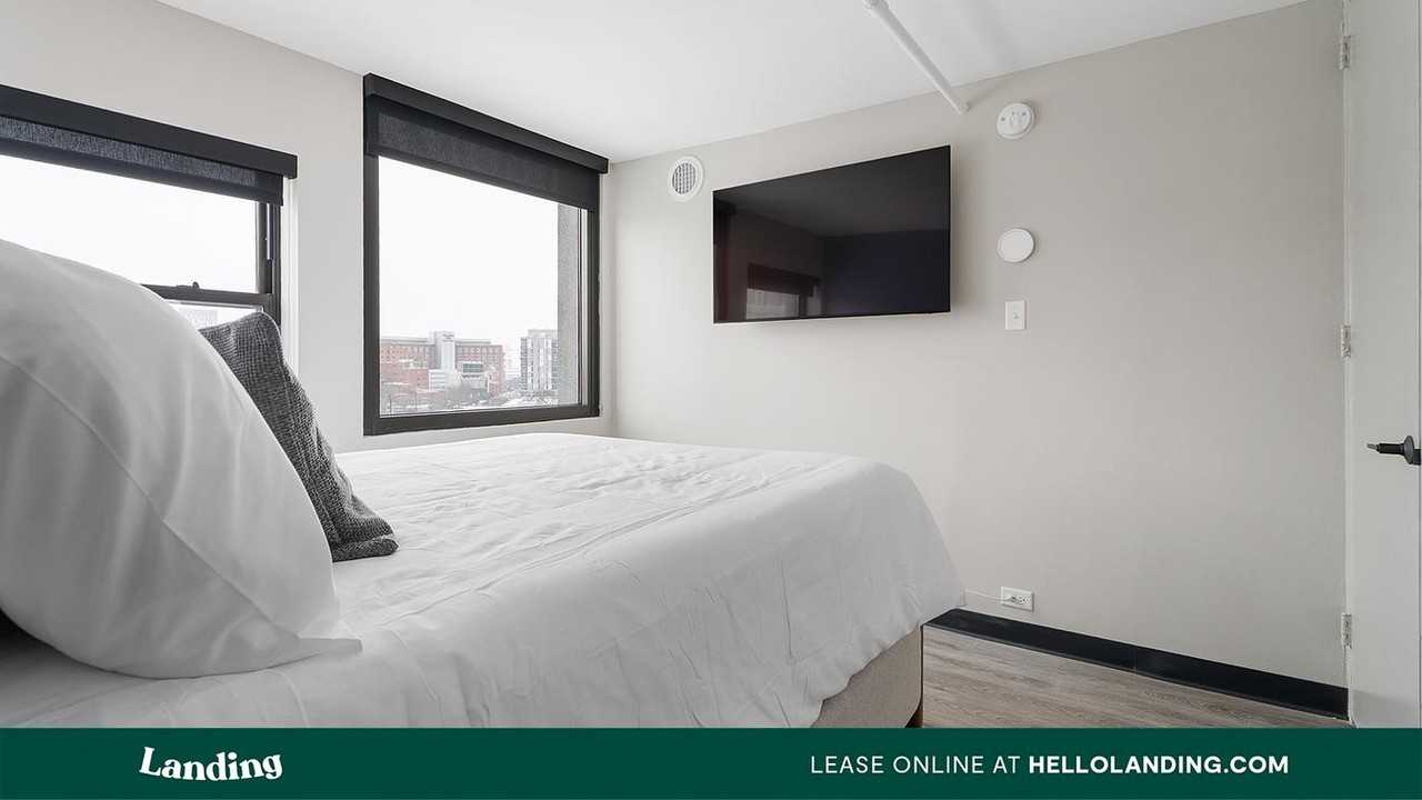 1922 W Ogden Ave - Photo 4 of 50