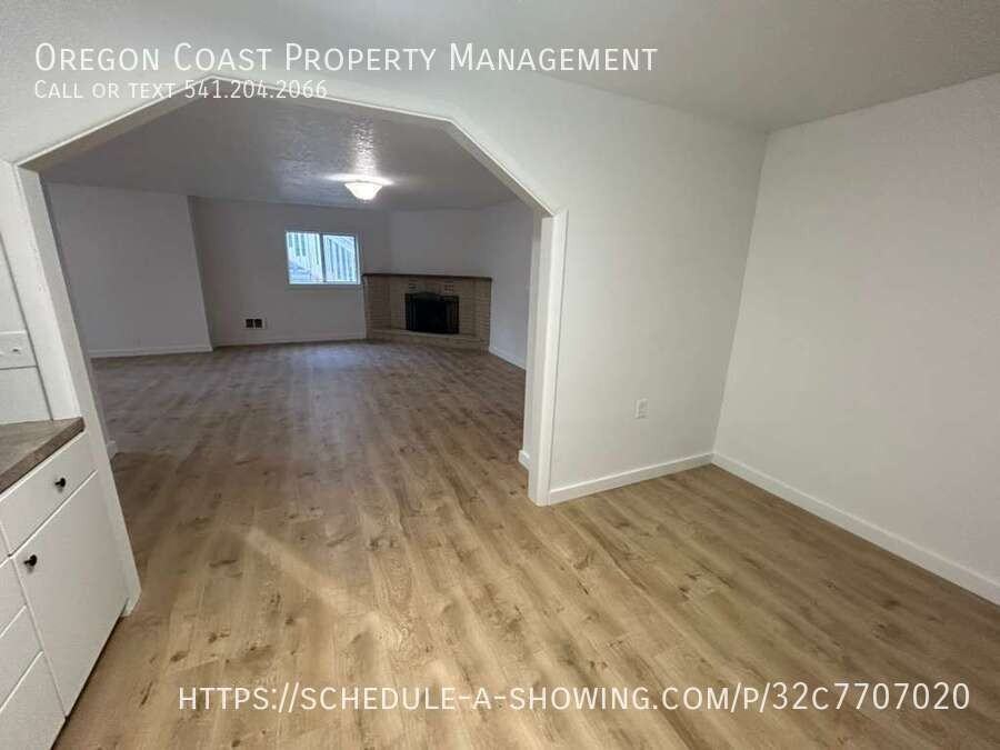 426 Nw 22nd St - Photo 3 of 10