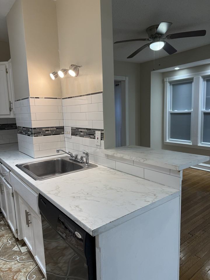 112 North Monroe Avenue - Photo 4 of 21