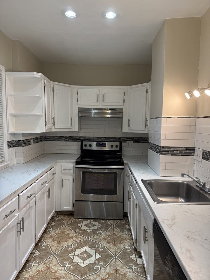 112 North Monroe Avenue - Photo 3 of 21