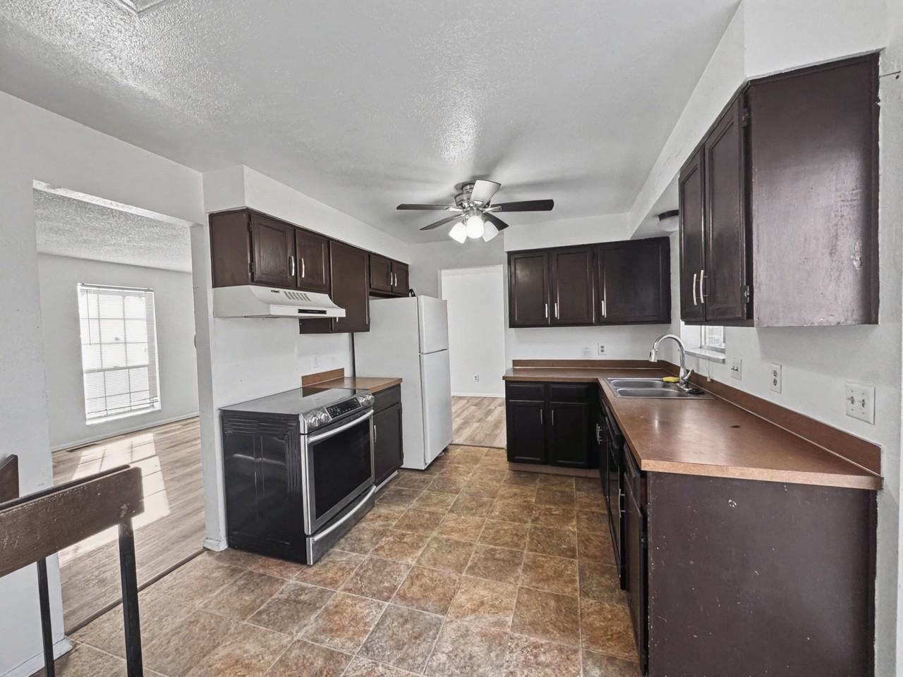 14515 E Oregon Dr - Photo 6 of 19