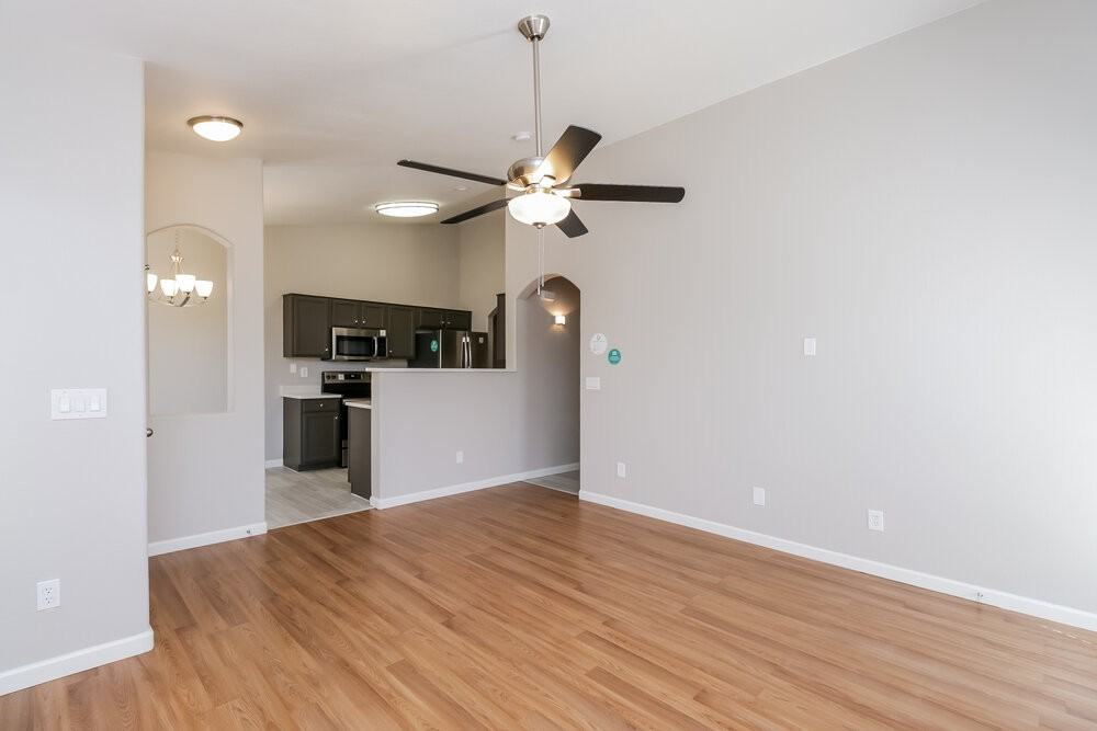 16583 W Moreland St - Photo 5 of 16