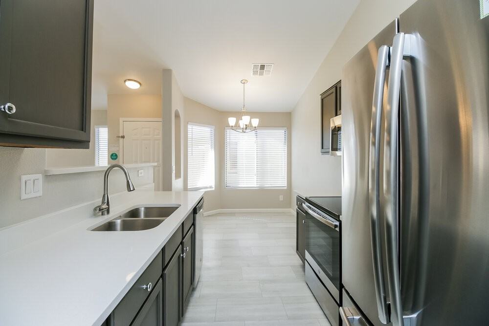 16583 W Moreland St - Photo 7 of 16