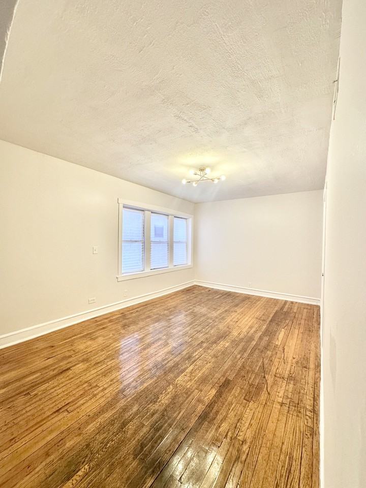 1331 N Lorel Ave #1 - Photo 3 of 11