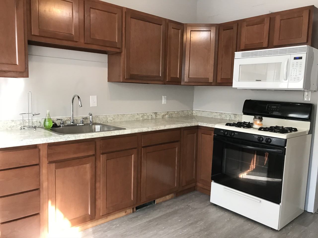 5055 Fischer St - Photo 3 of 12