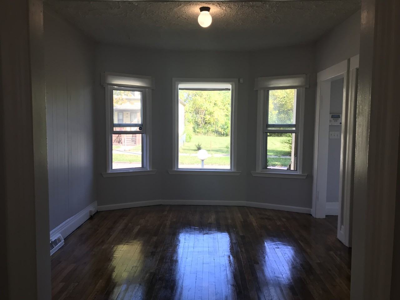 5055 Fischer St - Photo 4 of 12