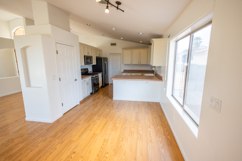 8546 N Sayante Way - Photo 6 of 27