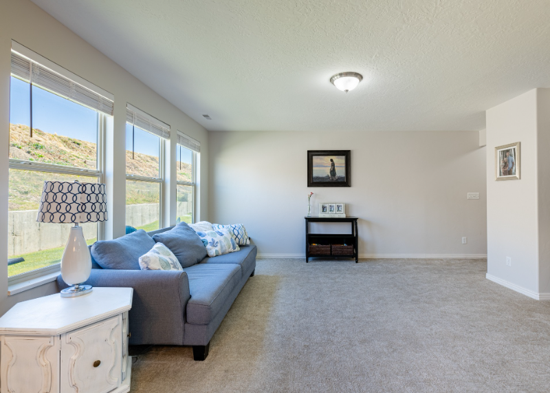 1276 Firefly Dr - Photo 3 of 20