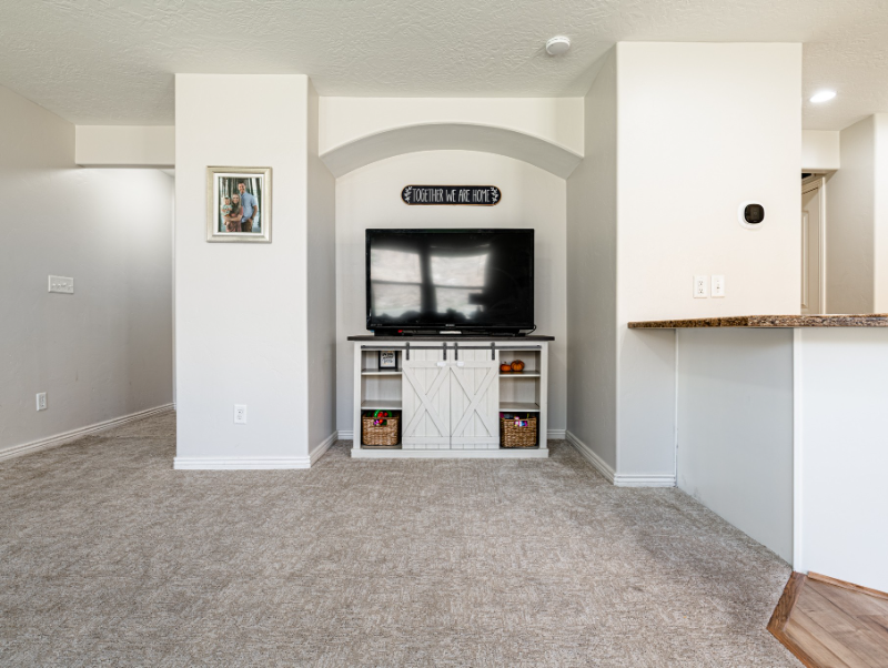 1276 Firefly Dr - Photo 4 of 20