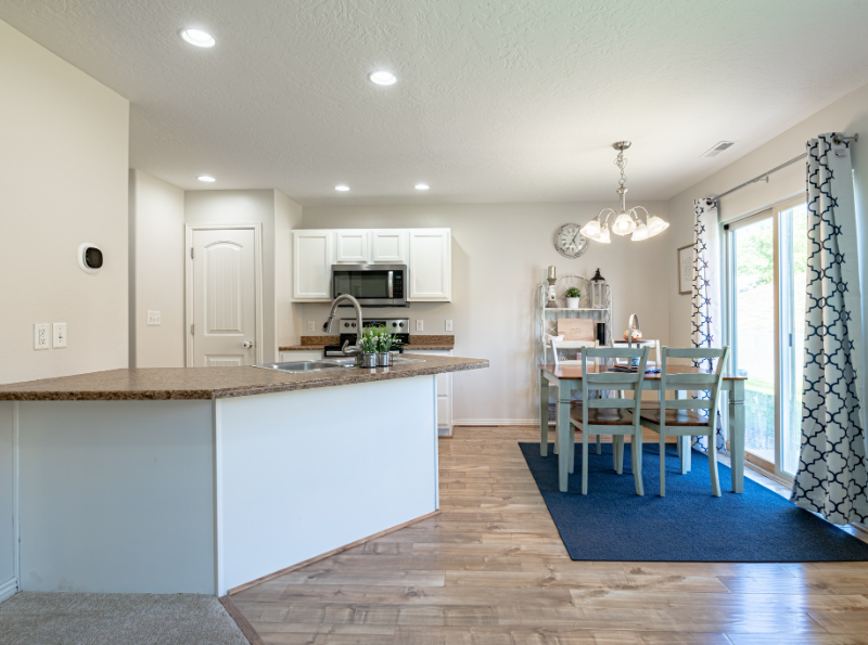 1276 Firefly Dr - Photo 5 of 20