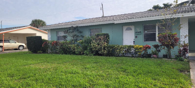 351 W 21st St - Photo 2 of 13