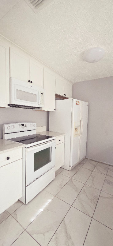 351 W 21st St - Photo 5 of 13