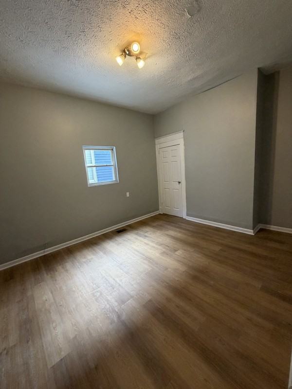 1417 S 28th St - Photo 6 of 13