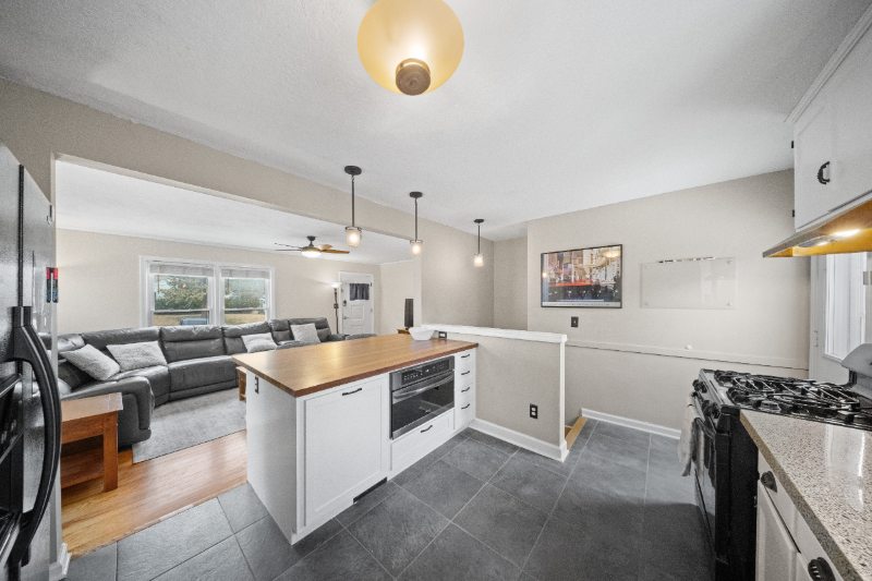 8106 Jarboe St - Photo 6 of 20