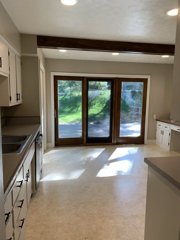 3309 S 91st St - Photo 2 of 10