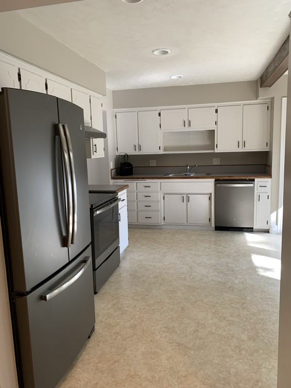 3309 S 91st St - Photo 3 of 10