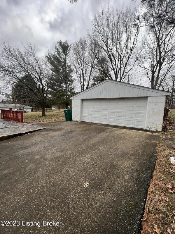 740 Chandler Ave - Photo 6 of 6