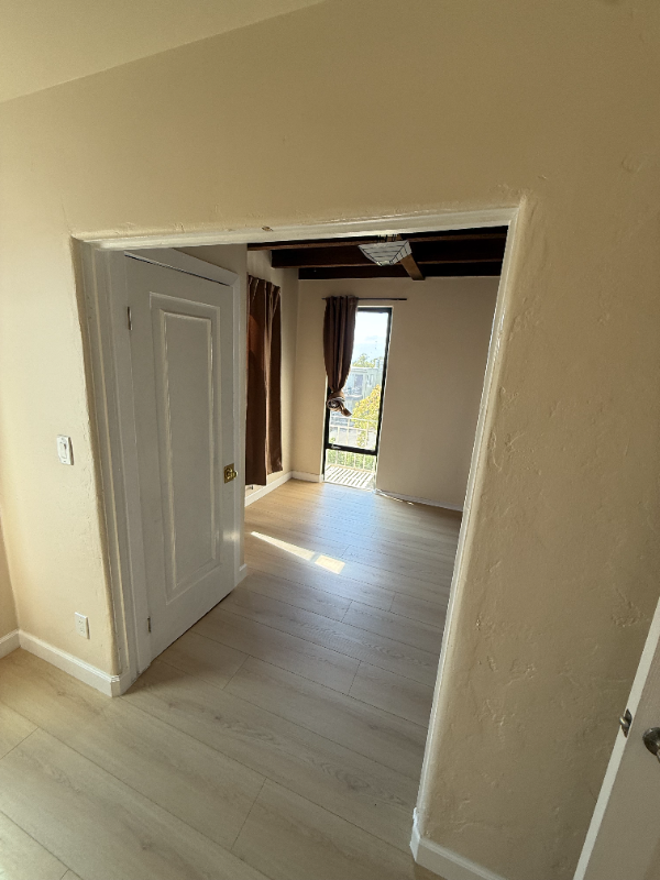 1701 Leroy Ave #6 - Photo 4 of 26