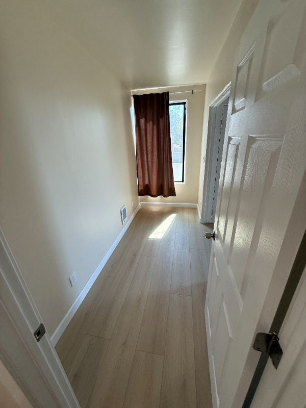 1701 Leroy Ave #6 - Photo 5 of 26