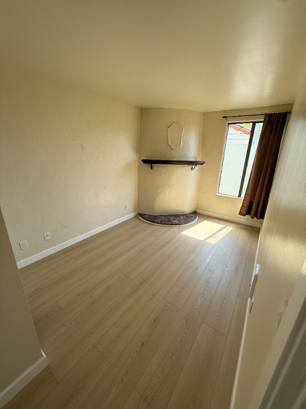 1701 Leroy Ave #6 - Photo 6 of 26