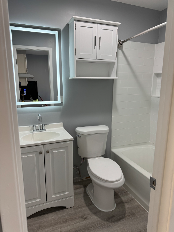 911 Sylvan St #1 - Photo 3 of 8