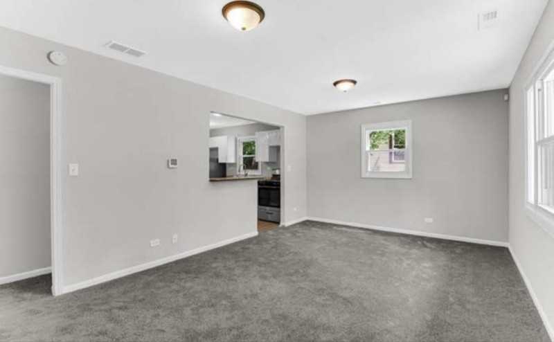 2320 170th St - Photo 4 of 5