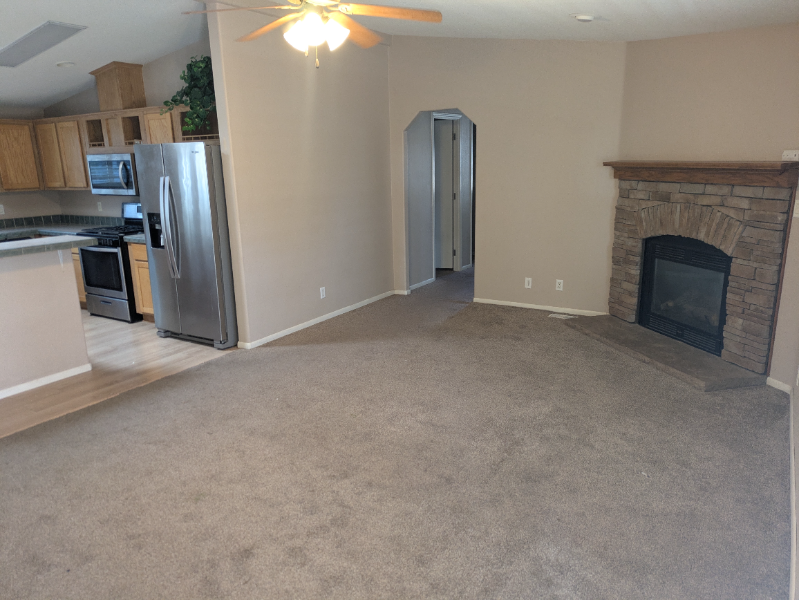 2376 W Rock Island Ave - Photo 4 of 16