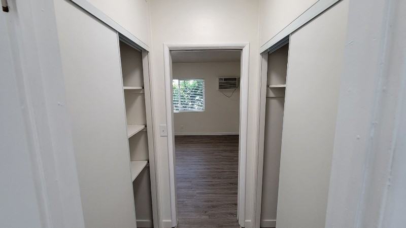 15546 Vanowen St - Photo 3 of 7