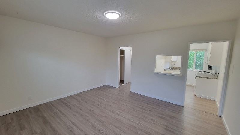 15546 Vanowen St - Photo 4 of 7