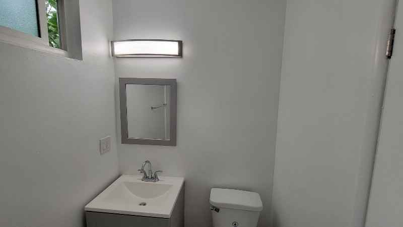 15546 Vanowen St - Photo 5 of 7