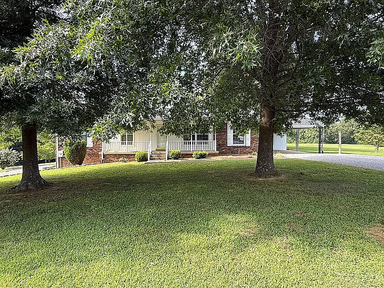 2628 Frank Abernathy Rd - Photo 3 of 20