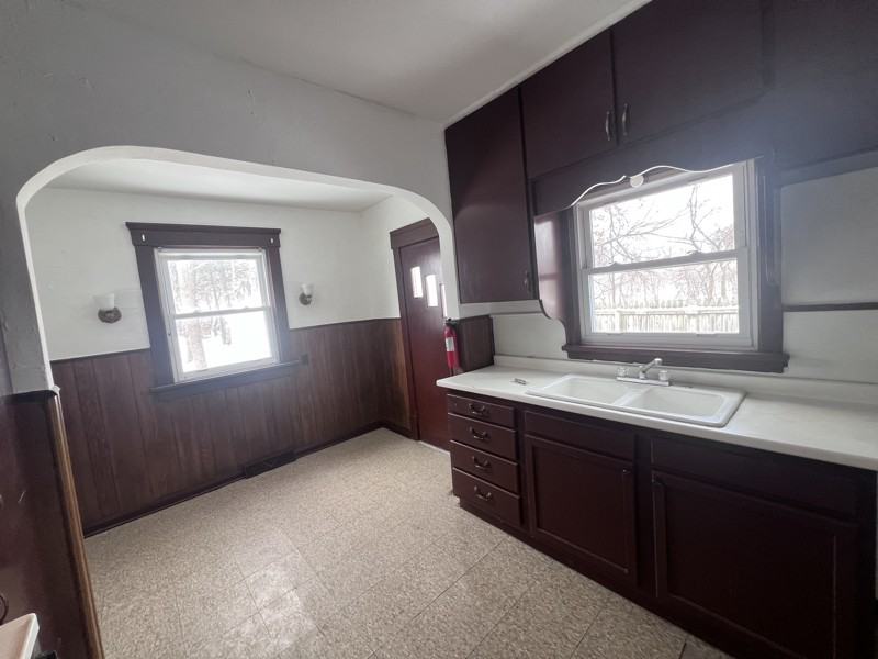 1431 Scoville Ave Sw #1stFL - Photo 6 of 10