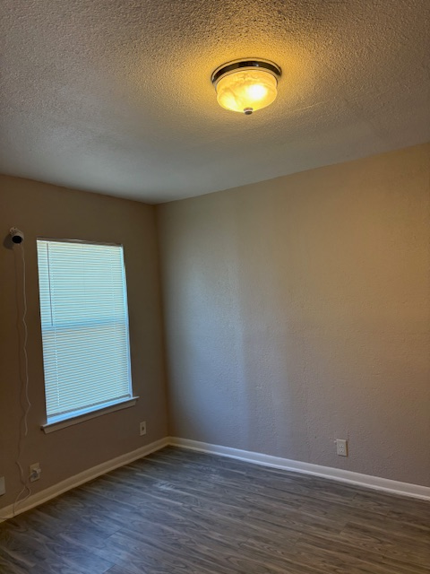 1016 Sunglo Dr #3 - Photo 4 of 7