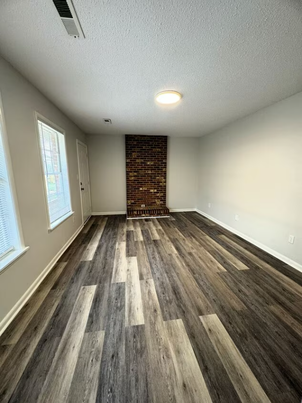 208 Cloverleaf Dr #5 - Photo 3 of 17