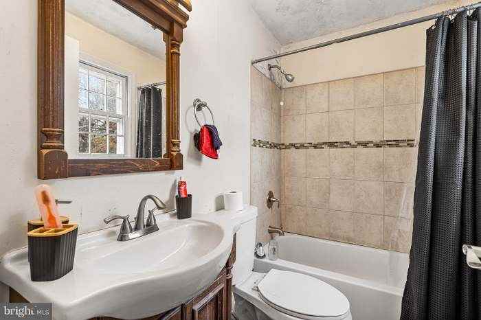 80 Nancy Ln - Photo 4 of 19