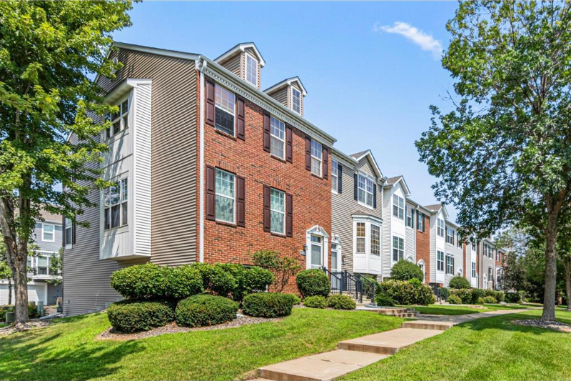 13915 Ironstone Ter Nw - Photo 2 of 3