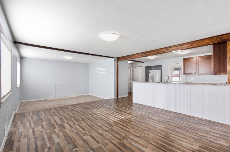 175 Alpine Dr - Photo 2 of 10