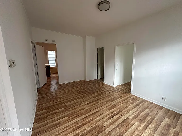 1 Swan St - Photo 2 of 8