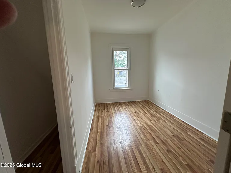 1 Swan St - Photo 6 of 8